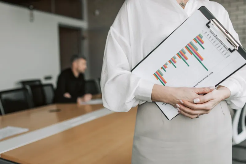 The Last Mile Problem in Enterprise Analytics: When Insights Stall Before They Matter